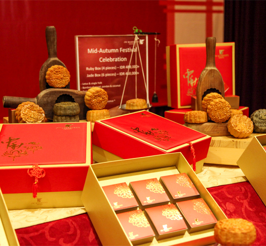 JW MARRIOTT PRESENTS JW MOONCAKES, Sugar & Cream