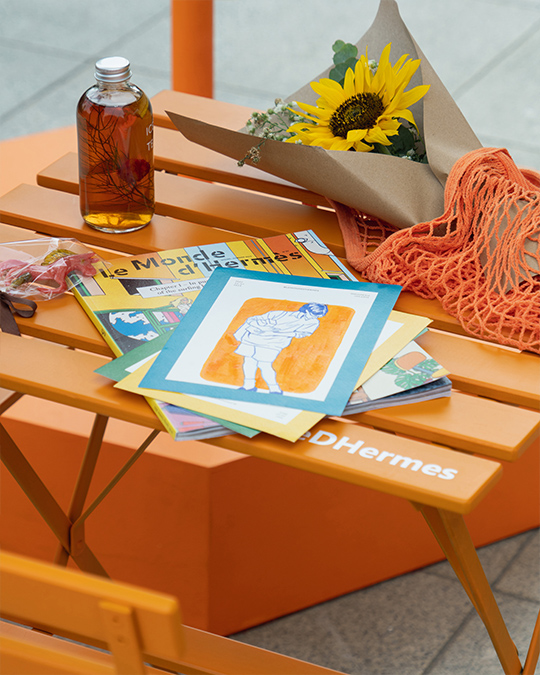 Monde D'Hermes Kiosk Pop-Up – LePlainCanvas